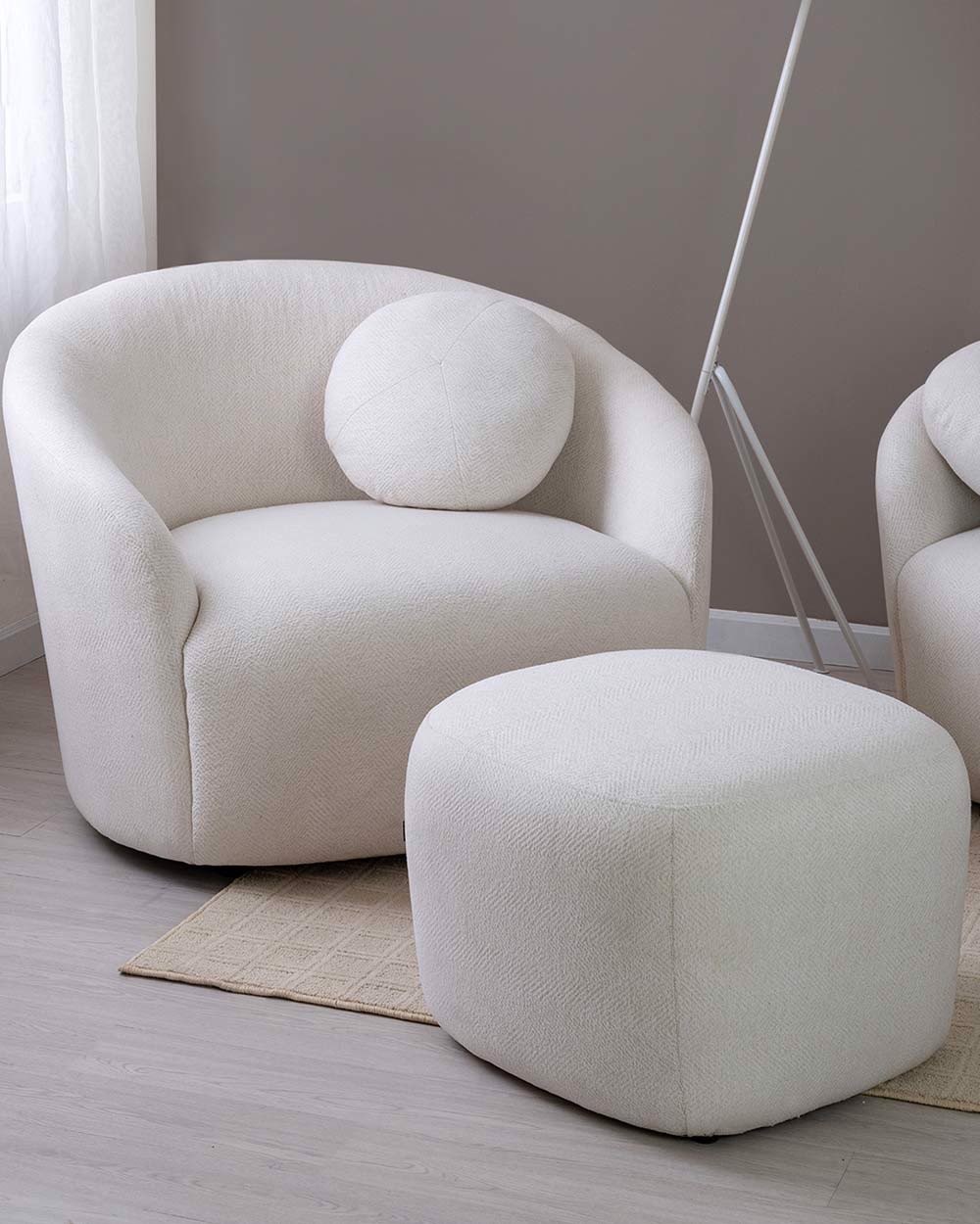 Ghế sofa đơn giúp tổng thể thiết kế trở nên hoàn hảo