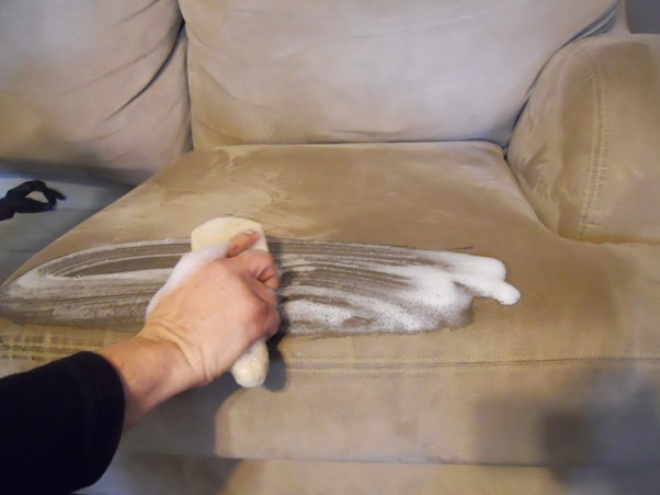 Những lưu ý khi làm sạch ghế sofa nỉ tại nhà