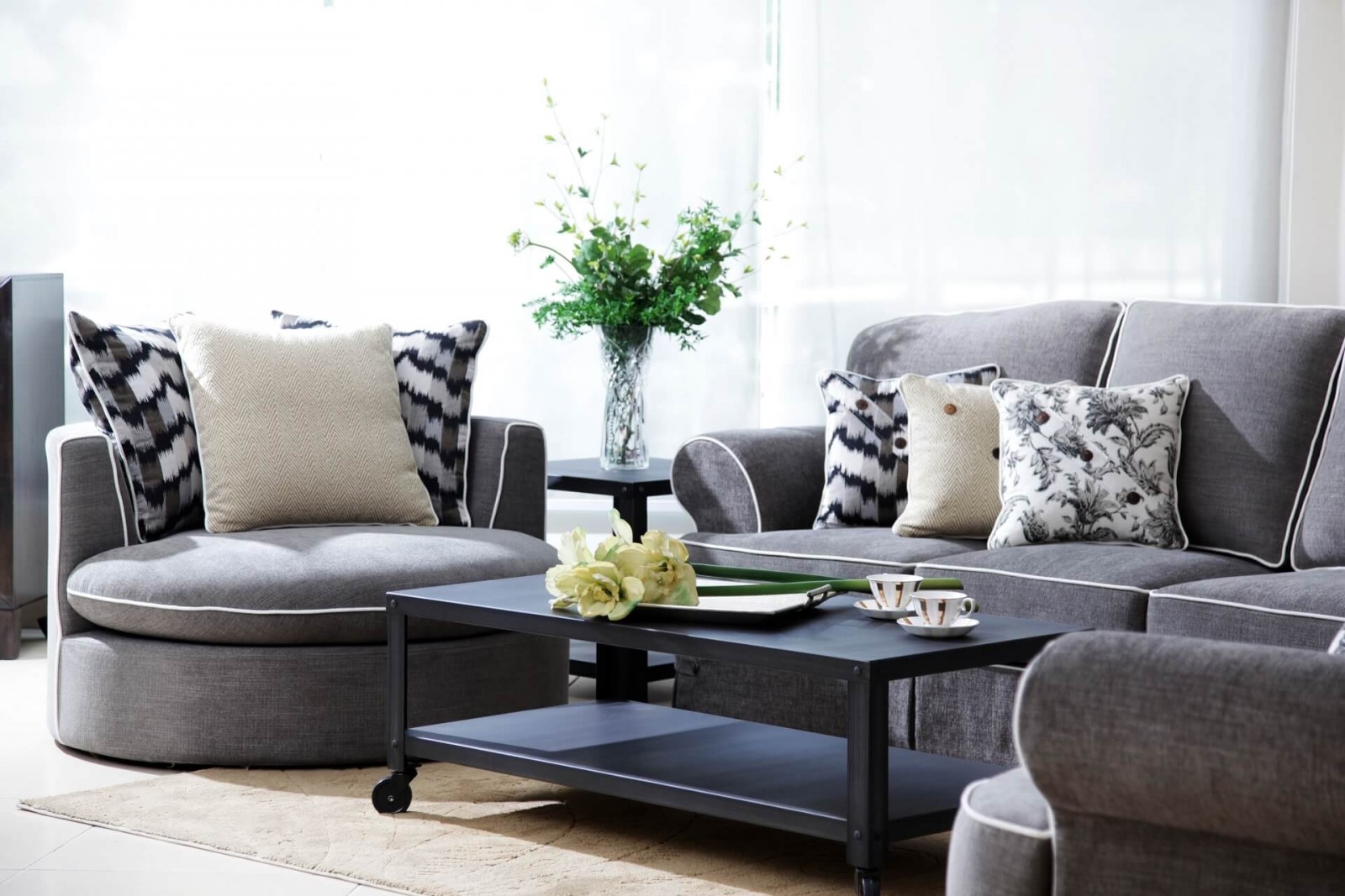 Tăng tính thẩm mỹ cho không gian với ghế sofa làm từ vải nhung