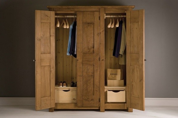 Tủ quần áo gỗ sồi có màu sắc nhẹ nhàng, trang nhã