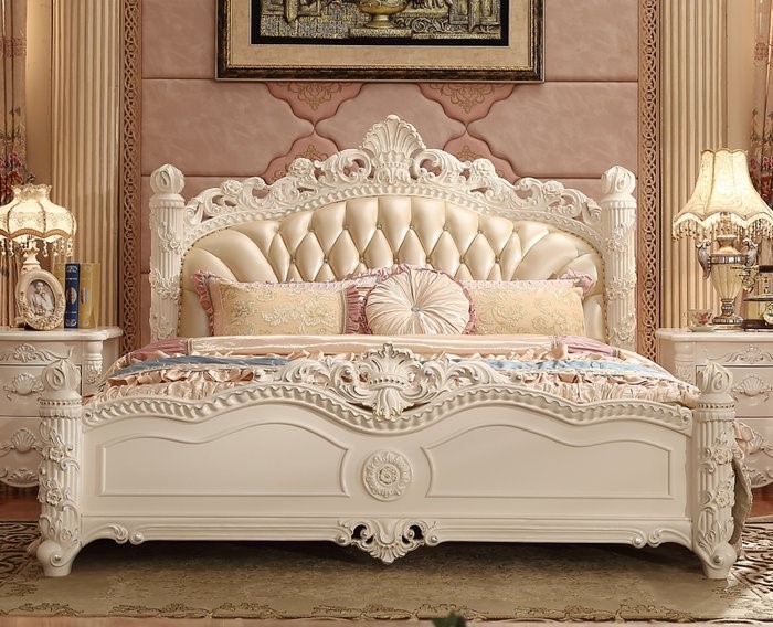 Mẫu giường cổ điển phong cách nữ hoàng màu trắng kem 