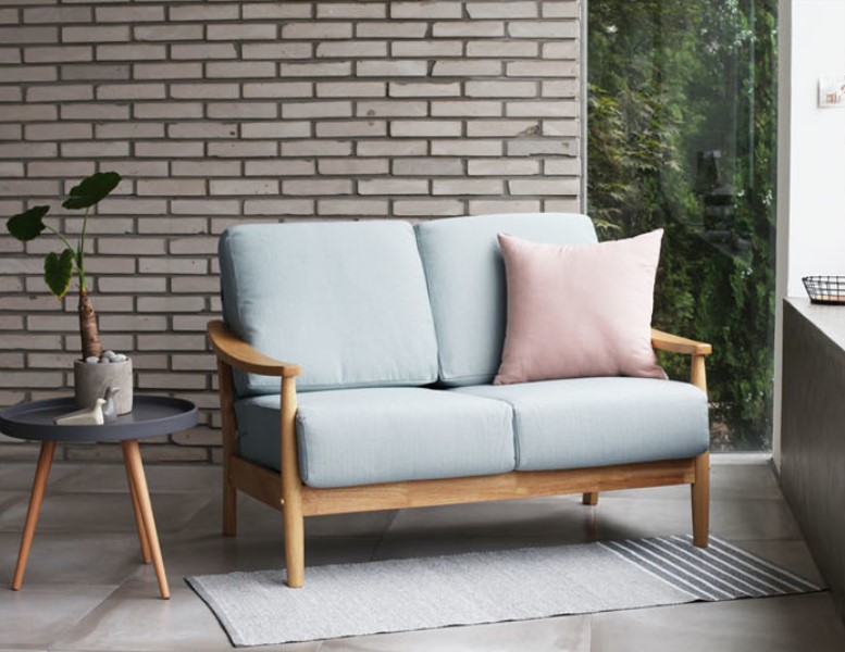 Mẫu ghế sofa 2 chỗ từ gỗ cực kỳ đơn giản mà hiện đại
